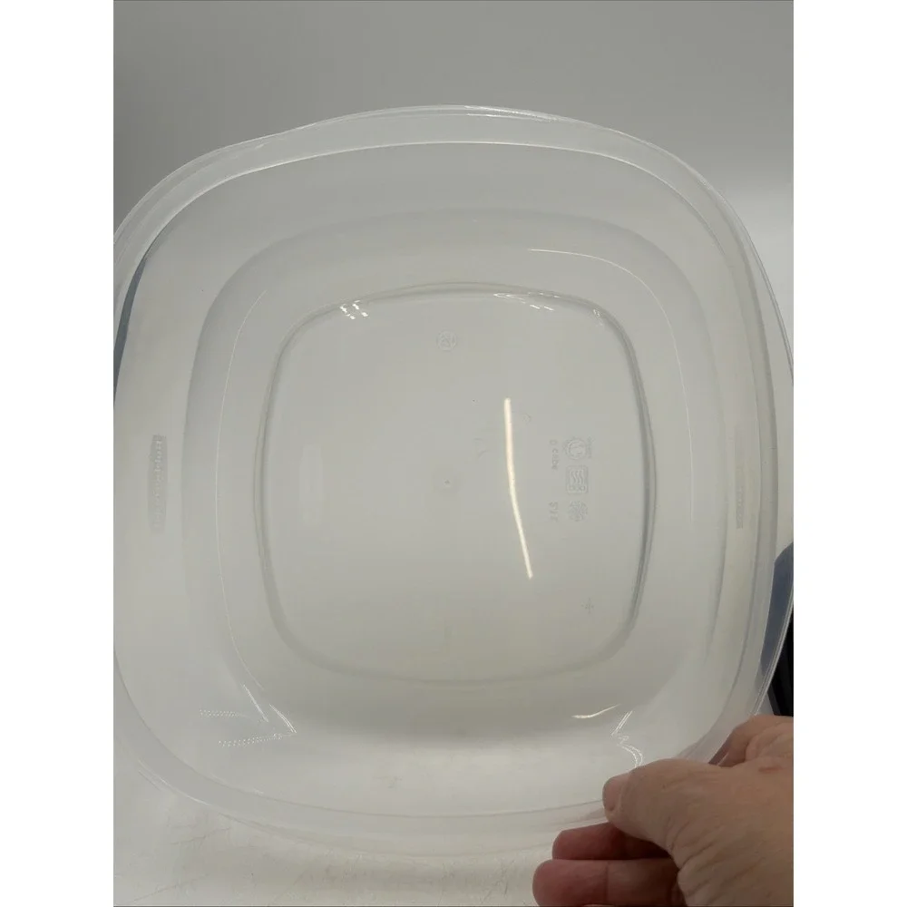 New Rubbermaid 9 Cups Sheer Square Storage Container 7J68 Purple Lid 7J70